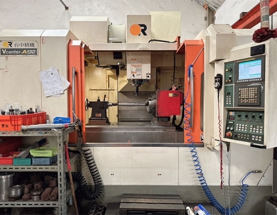 CNC4軸銑床加工機台
